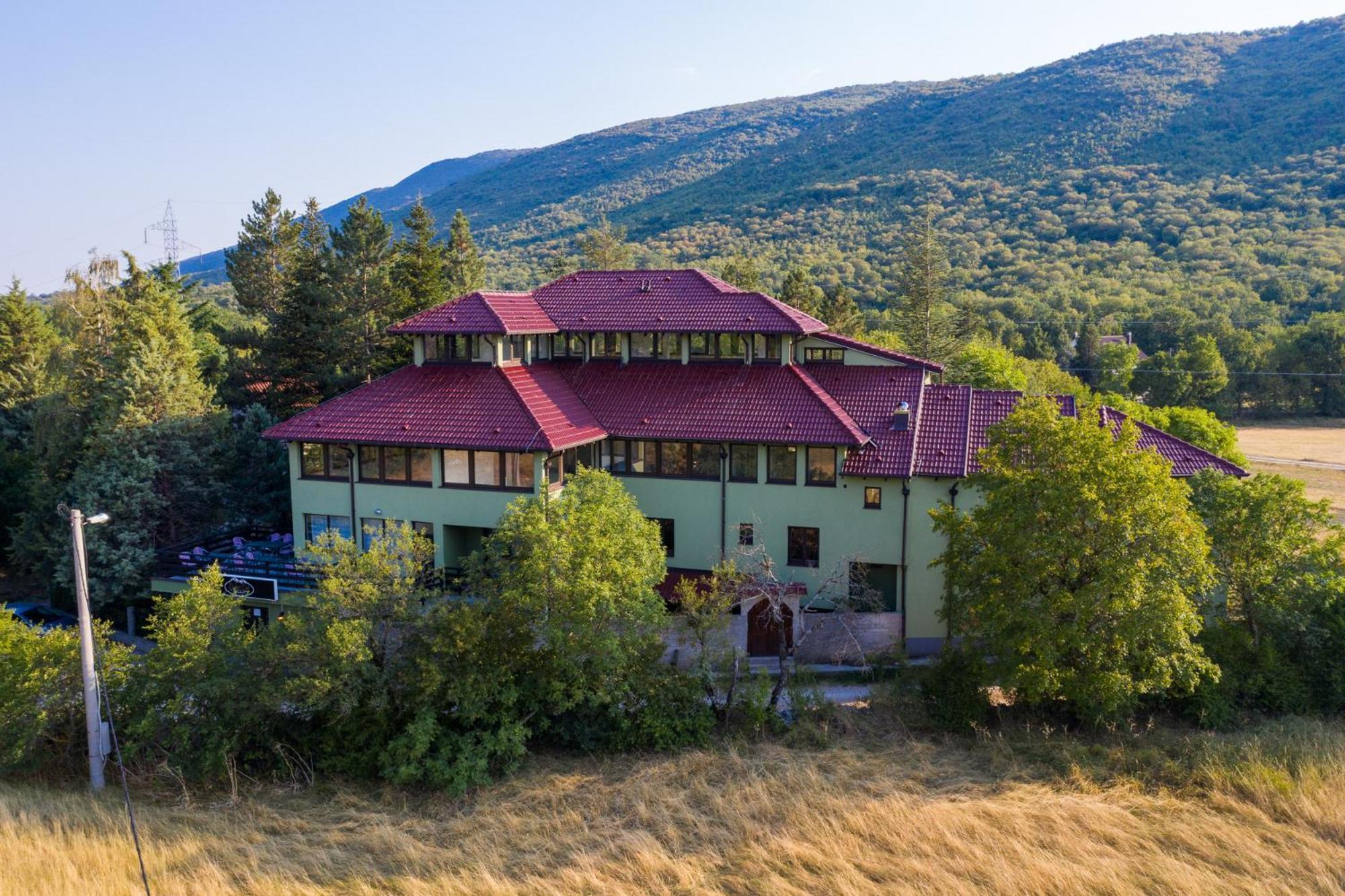 Holiday Resort Zlatni Dol Mostar Goranci Bagian luar foto